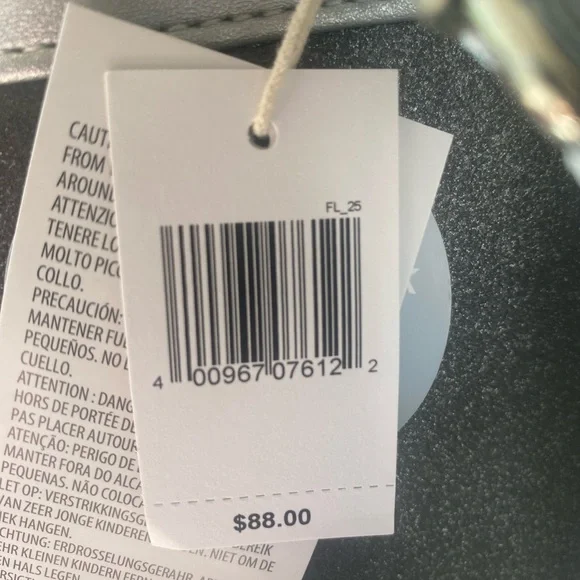 LOUNGEFLY STAR WARS Mandlorian & Grogu Baby Yoda Glow in the Dark Mini Backpack - Picture 9 of 13